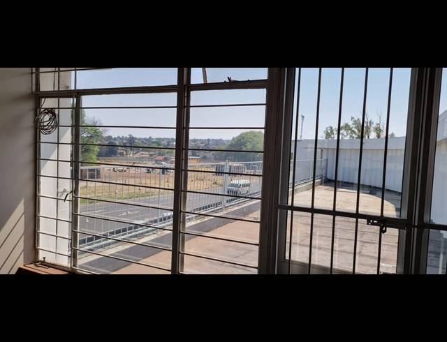 340M² OFFICE TO LET IN KRUGERSDORP CENTRAL